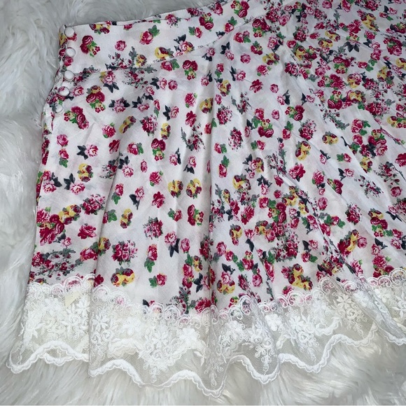 NWOT Free People Floral Shorts With Scalloped Hem Lace - Picture 2 of 10